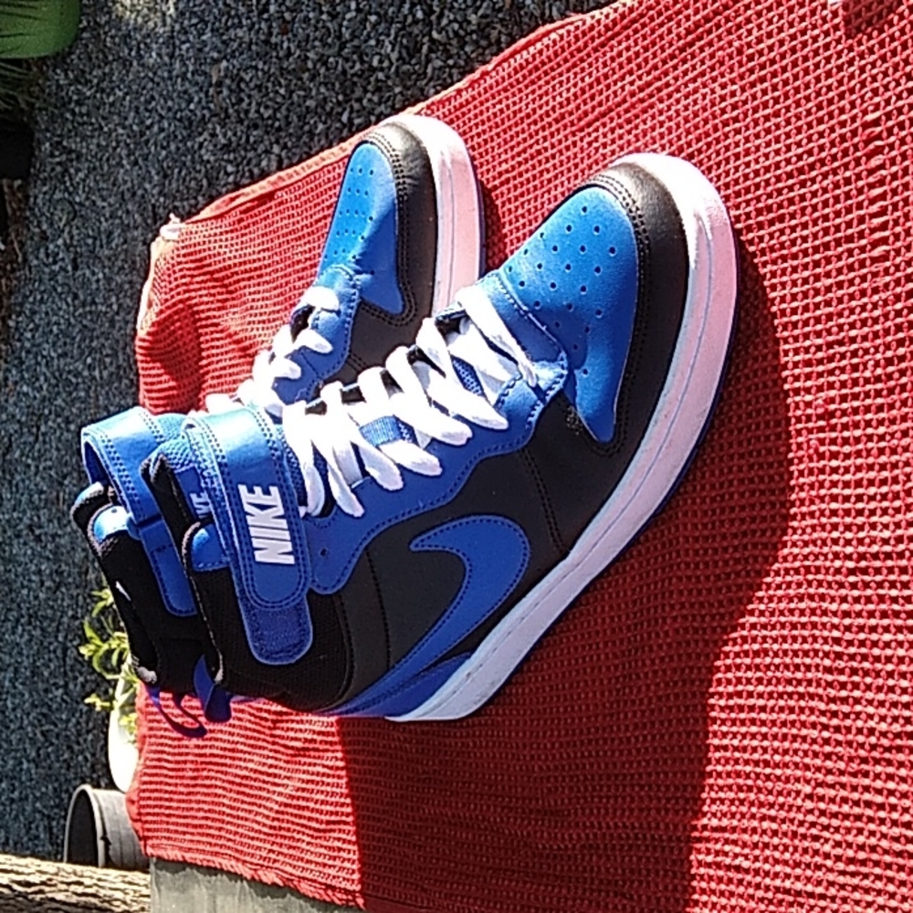 Nike Youth Basketball Shoes Size 6.5Y